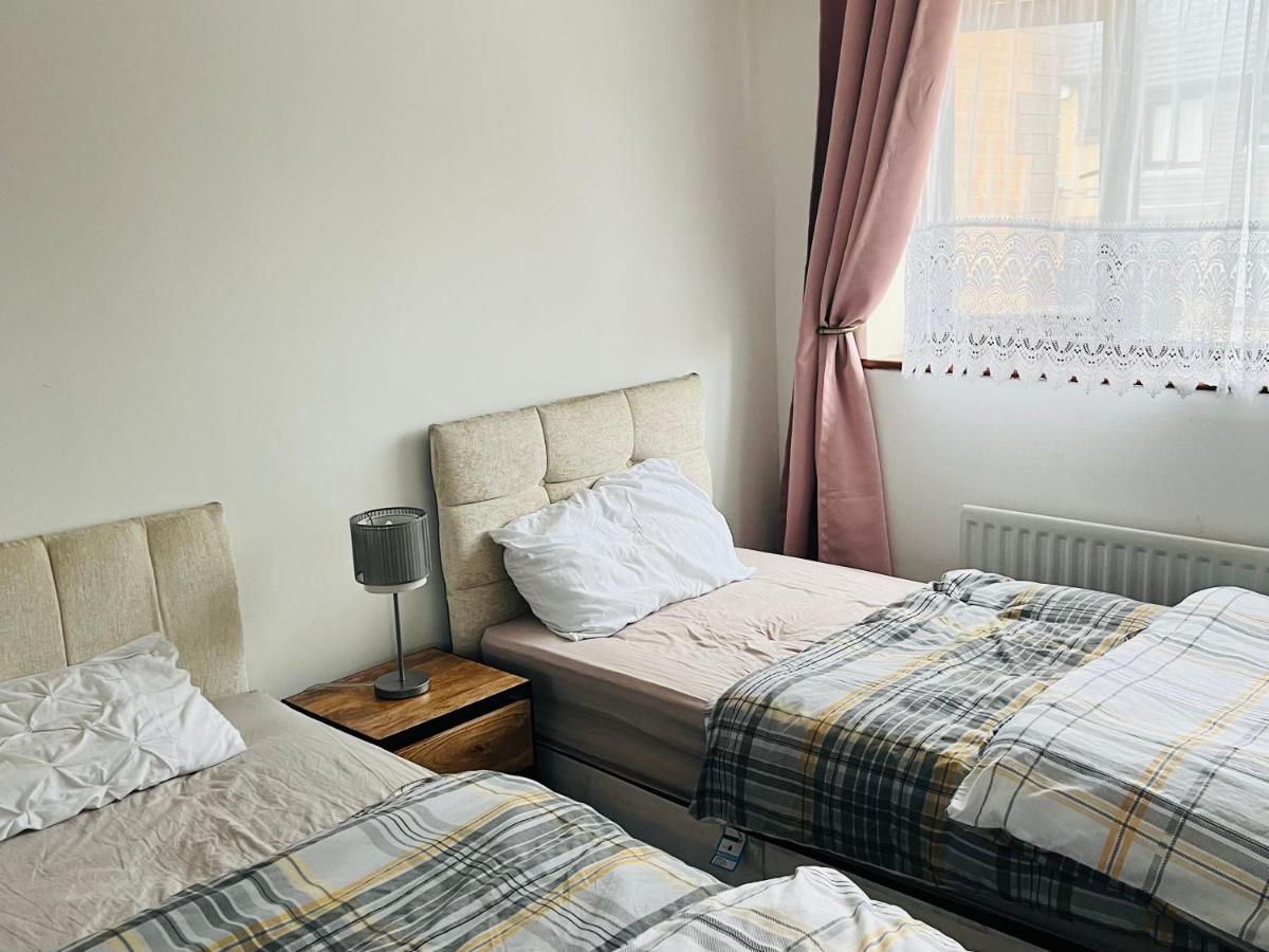 Clove, 3-4 Bed House With Garden, Free Parking, Sleeps 9 In Grays & Chafford Hundred Stifford エクステリア 写真