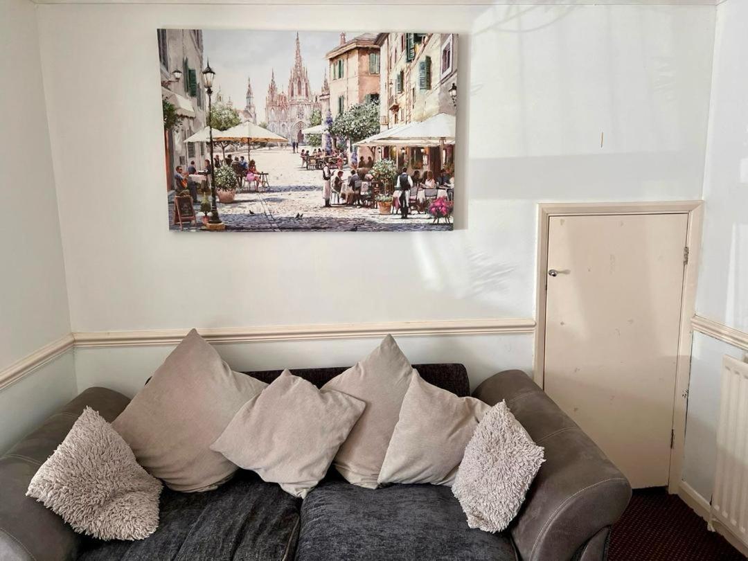 Clove, 3-4 Bed House With Garden, Free Parking, Sleeps 9 In Grays & Chafford Hundred Stifford エクステリア 写真