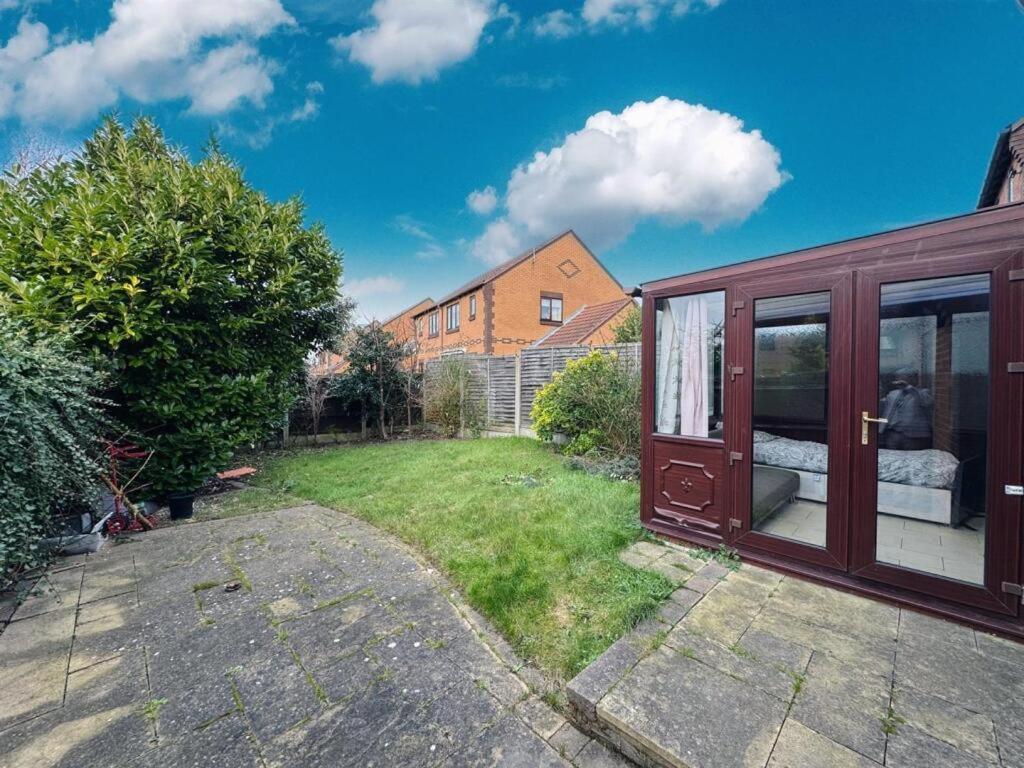 Clove, 3-4 Bed House With Garden, Free Parking, Sleeps 9 In Grays & Chafford Hundred Stifford エクステリア 写真