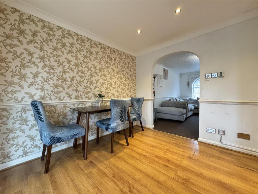 Clove, 3-4 Bed House With Garden, Free Parking, Sleeps 9 In Grays & Chafford Hundred Stifford エクステリア 写真