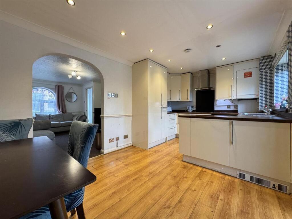 Clove, 3-4 Bed House With Garden, Free Parking, Sleeps 9 In Grays & Chafford Hundred Stifford エクステリア 写真
