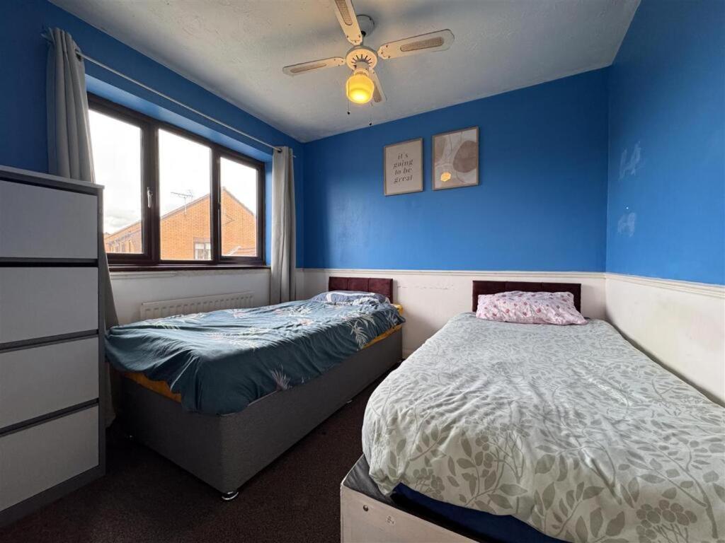 Clove, 3-4 Bed House With Garden, Free Parking, Sleeps 9 In Grays & Chafford Hundred Stifford エクステリア 写真