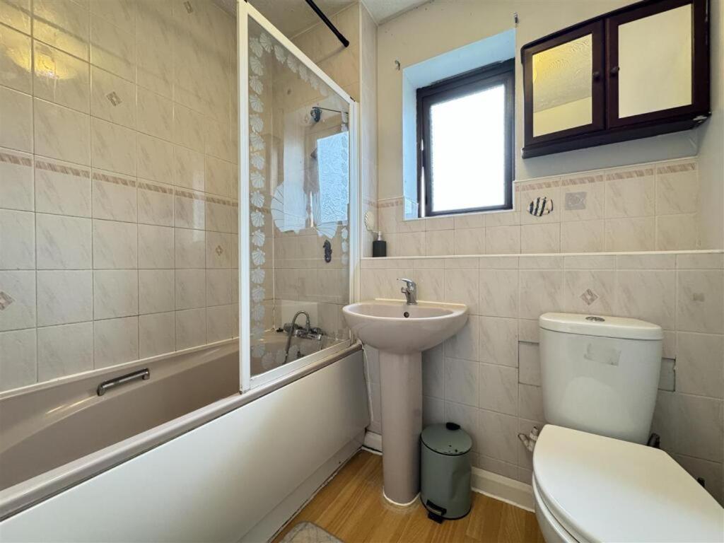Clove, 3-4 Bed House With Garden, Free Parking, Sleeps 9 In Grays & Chafford Hundred Stifford エクステリア 写真