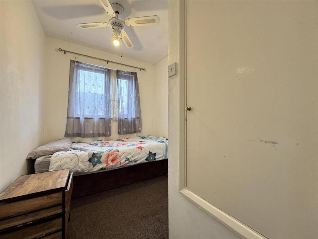 Clove, 3-4 Bed House With Garden, Free Parking, Sleeps 9 In Grays & Chafford Hundred Stifford エクステリア 写真